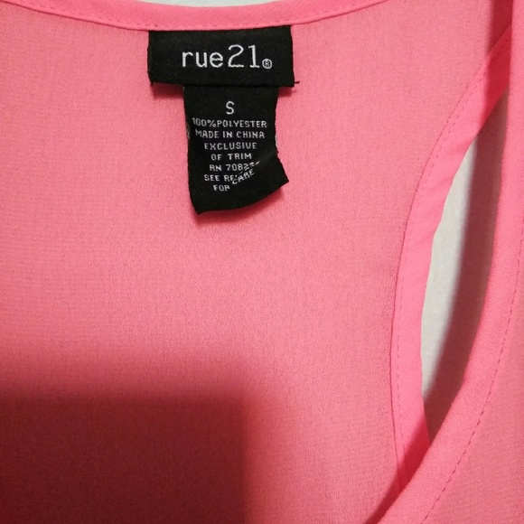 Pink top with rhinestones - Picture 2 of 2